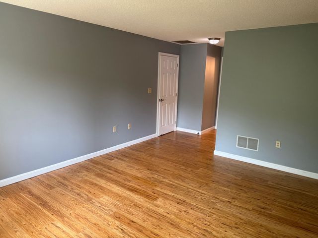 12 Ledgewood Hills Dr Apt 204, Nashua, NH 03062