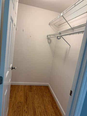 12 Ledgewood Hills Dr Apt 204, Nashua, NH 03062