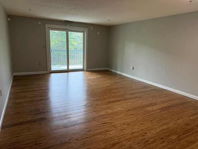 12 Ledgewood Hills Dr Apt 204, Nashua, NH 03062