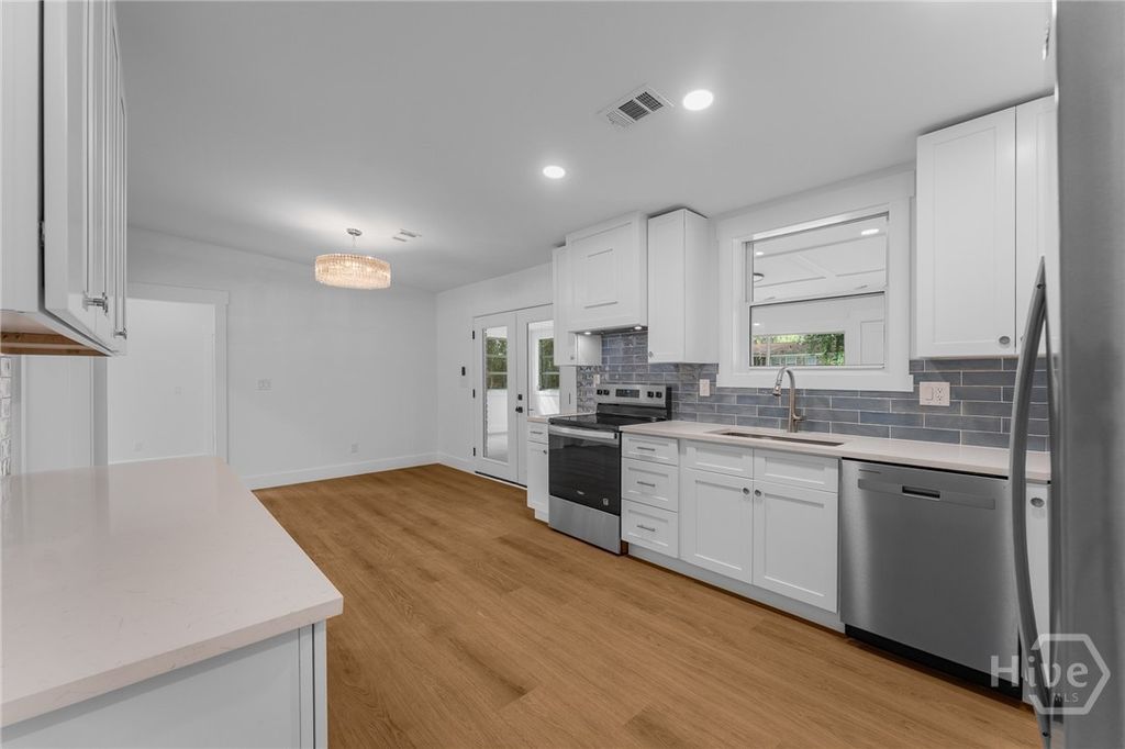 Image 13 of property listing at 205 Dyches Drive, Savannah, GA 31404