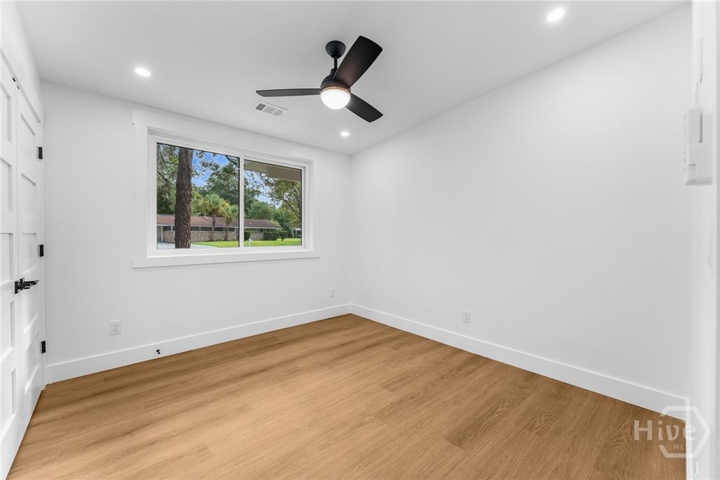 Image 17 of property listing at 205 Dyches Drive, Savannah, GA 31404