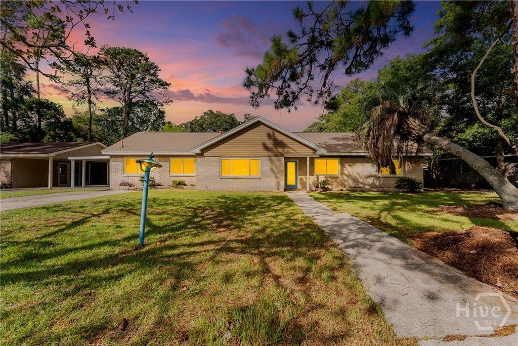 Image 2 of property listing at 205 Dyches Drive, Savannah, GA 31404