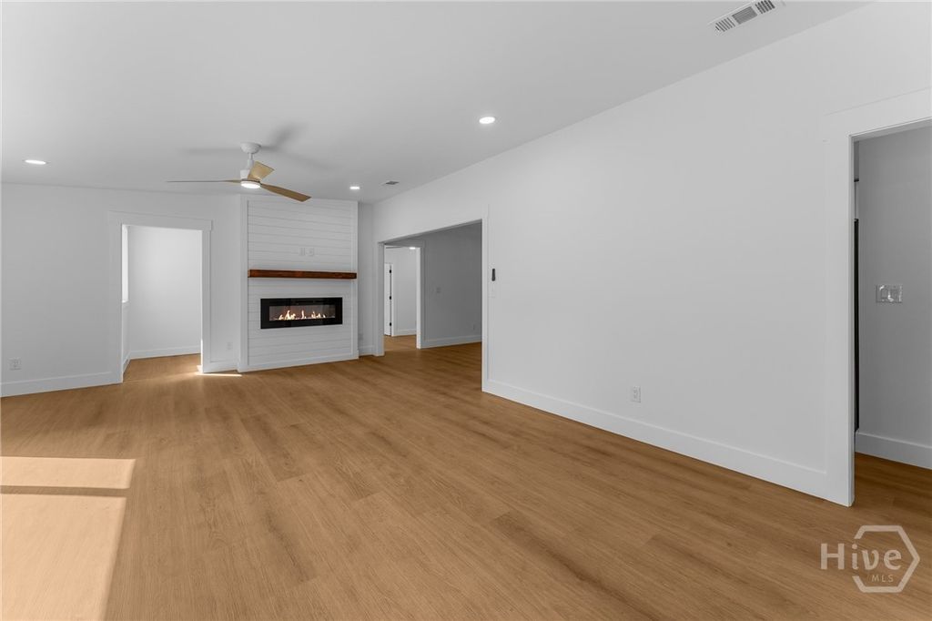 Image 3 of property listing at 205 Dyches Drive, Savannah, GA 31404