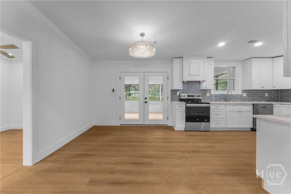 Image 8 of property listing at 205 Dyches Drive, Savannah, GA 31404