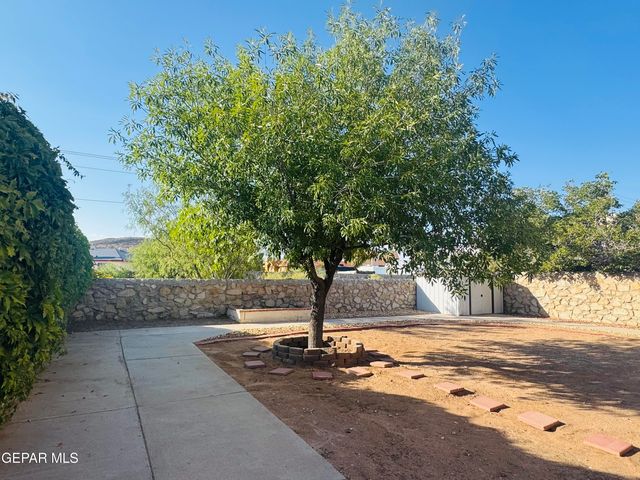 765 COLCHESTER Drive, El Paso, TX 79912