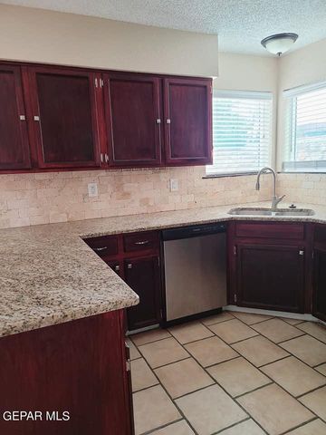 765 COLCHESTER Drive, El Paso, TX 79912
