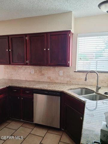 765 COLCHESTER Drive, El Paso, TX 79912