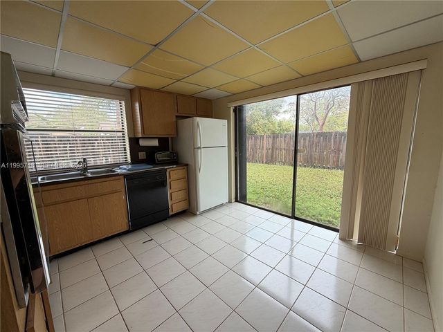 10828 SW 132nd Cir Ct, Miami, FL 33186