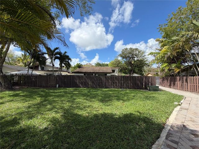 10828 SW 132nd Cir Ct, Miami, FL 33186