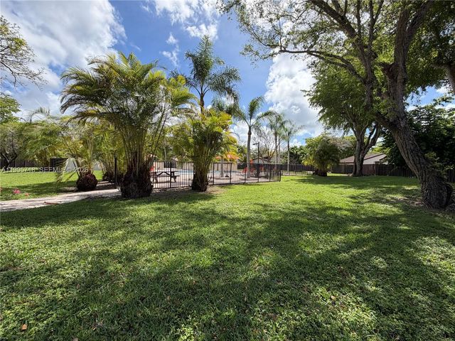 10828 SW 132nd Cir Ct, Miami, FL 33186