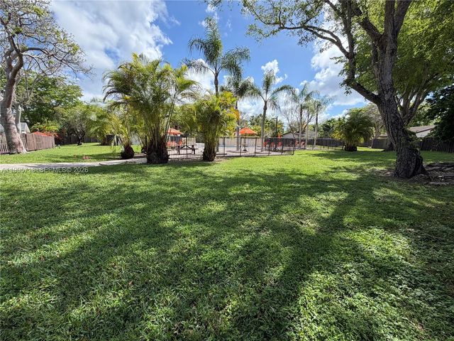 10828 SW 132nd Cir Ct, Miami, FL 33186