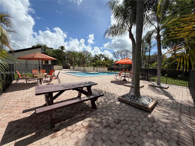 10828 SW 132nd Cir Ct, Miami, FL 33186