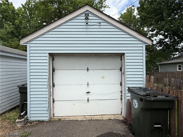 1360 Meadowbrook Avenue SE, Warren, OH 44484