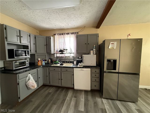 1360 Meadowbrook Avenue SE, Warren, OH 44484
