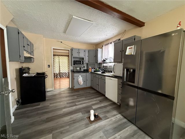 1360 Meadowbrook Avenue SE, Warren, OH 44484
