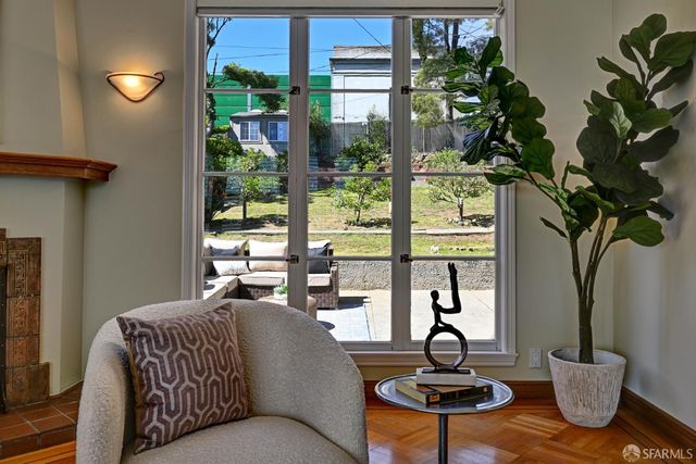 376 Moncada Way, San Francisco, CA 94127