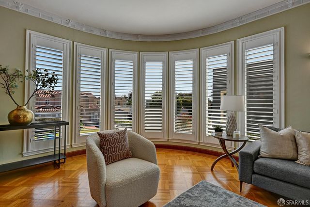 376 Moncada Way, San Francisco, CA 94127