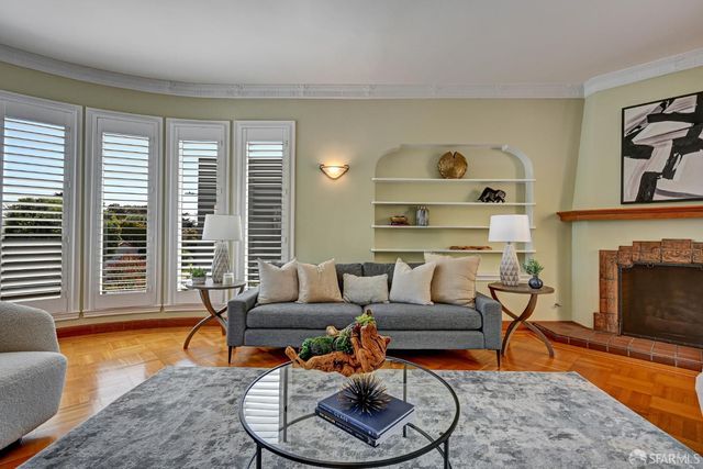 376 Moncada Way, San Francisco, CA 94127
