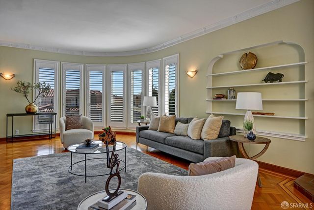 376 Moncada Way, San Francisco, CA 94127