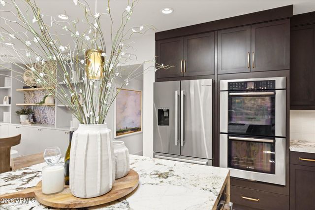 241 E FOREST HILLS Drive, Phoenix, AZ 85022
