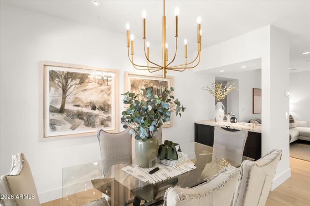 241 E FOREST HILLS Drive, Phoenix, AZ 85022