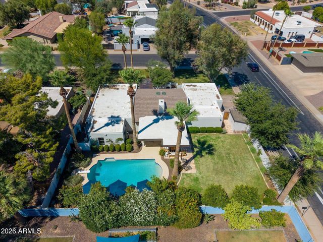 241 E FOREST HILLS Drive, Phoenix, AZ 85022