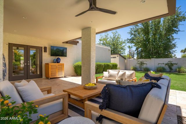 241 E FOREST HILLS Drive, Phoenix, AZ 85022