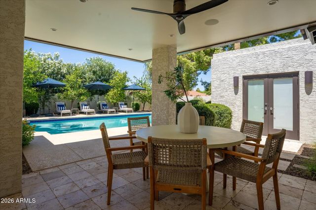241 E FOREST HILLS Drive, Phoenix, AZ 85022
