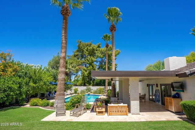 241 E FOREST HILLS Drive, Phoenix, AZ 85022