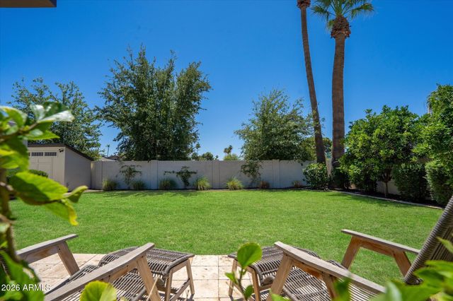 241 E FOREST HILLS Drive, Phoenix, AZ 85022