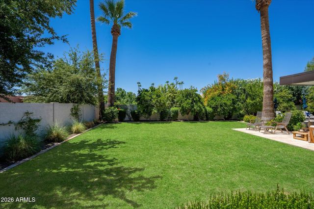 241 E FOREST HILLS Drive, Phoenix, AZ 85022