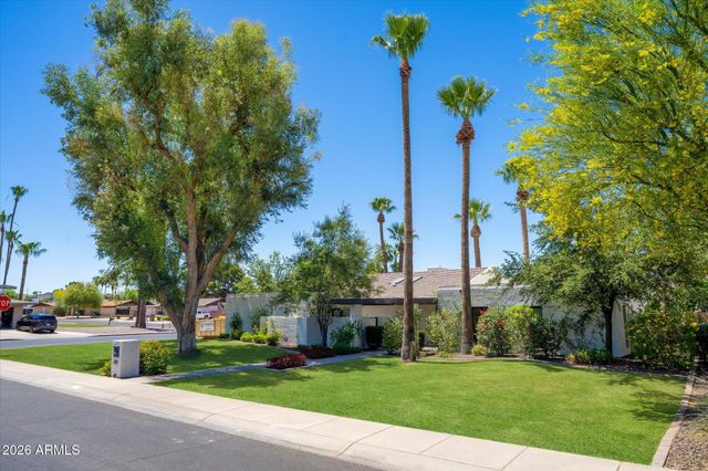 241 E FOREST HILLS Drive, Phoenix, AZ 85022