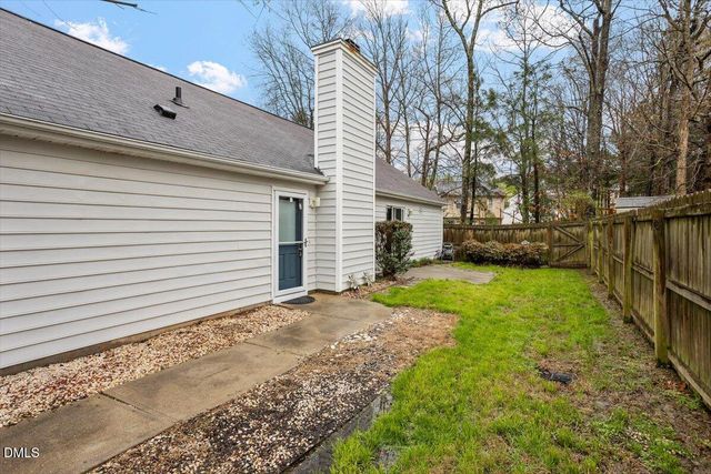 204 Thorncrest Drive, Apex, NC 27539