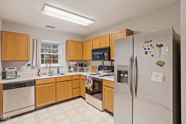 204 Thorncrest Drive, Apex, NC 27539