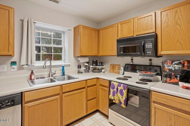 204 Thorncrest Drive, Apex, NC 27539