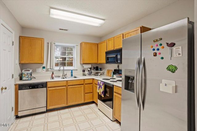 204 Thorncrest Drive, Apex, NC 27539