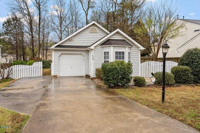 204 Thorncrest Drive, Apex, NC 27539