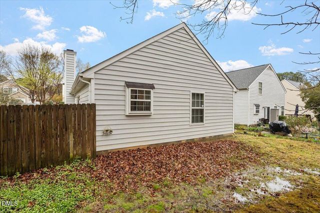 204 Thorncrest Drive, Apex, NC 27539