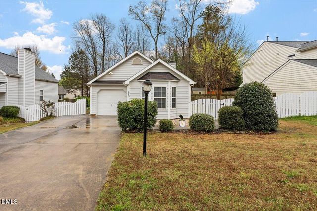 204 Thorncrest Drive, Apex, NC 27539