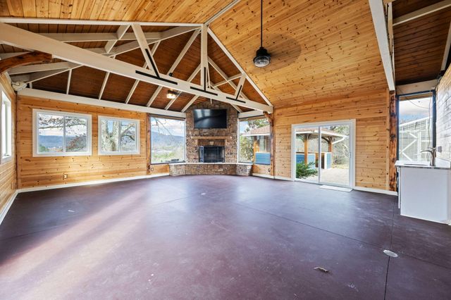 320 Crestview Lane, Dayton, TN 37321