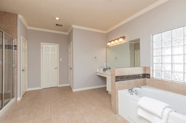 10126 Holly Chase Drive, Houston, TX 77042