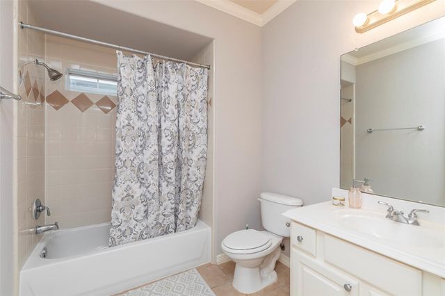 10126 Holly Chase Drive, Houston, TX 77042