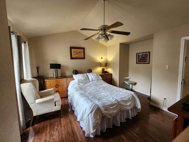 2110 Wilcrest Drive 101, Houston, TX 77042