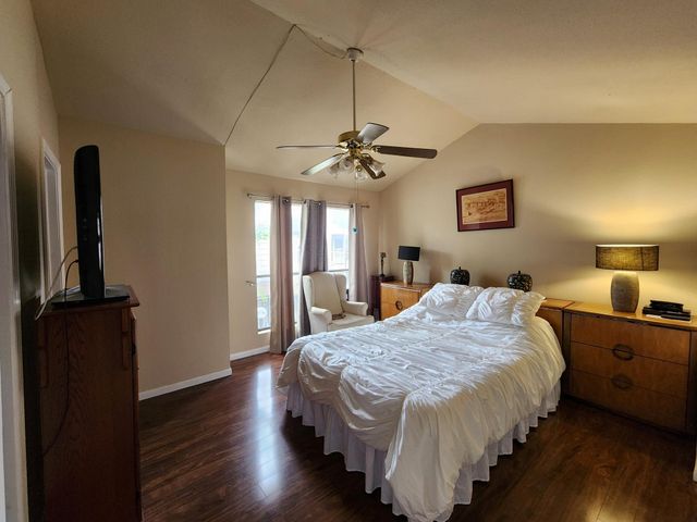 2110 Wilcrest Drive 101, Houston, TX 77042