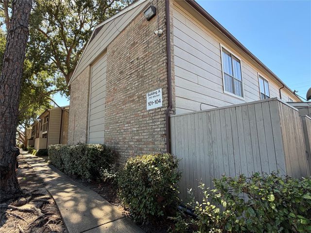 2110 Wilcrest Drive 101, Houston, TX 77042