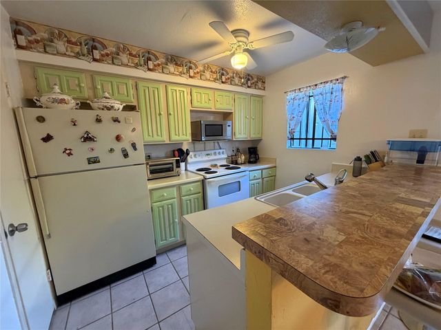 2110 Wilcrest Drive 101, Houston, TX 77042