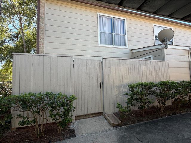 2110 Wilcrest Drive 101, Houston, TX 77042