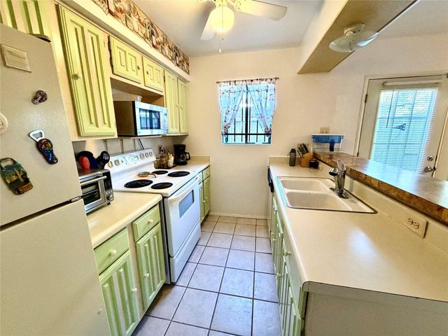 2110 Wilcrest Drive 101, Houston, TX 77042
