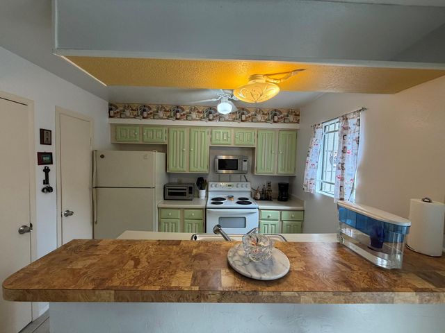 2110 Wilcrest Drive 101, Houston, TX 77042