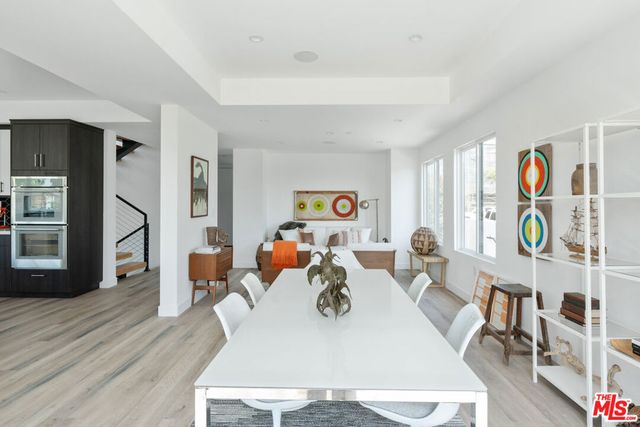 2512 Berkeley Avenue, Los Angeles, CA 90026